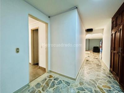 Apartamento de 3 alcobas en venta en Cerro Nutibara, Medellín, 128 m² · foto 11 de 19