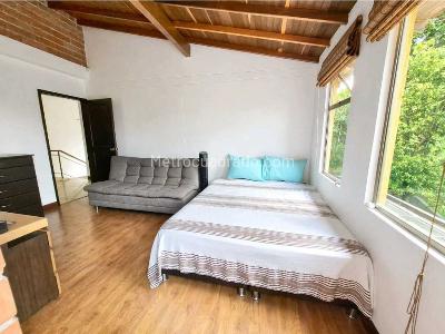 Casa de 4 alcobas en venta en Las Lomitas, Sabaneta, 291 m² · foto 8 de 16
