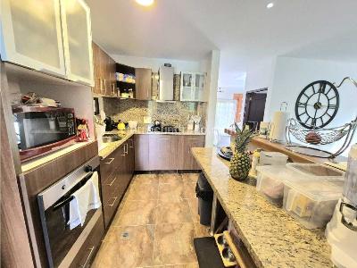 Casa de 4 alcobas en venta en Las Lomitas, Sabaneta, 291 m² · foto 15 de 16