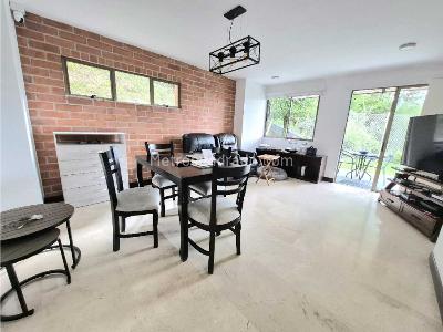 Casa de 4 alcobas en venta en Las Lomitas, Sabaneta, 291 m² · foto 2 de 16