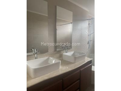 Apartamento de 3 alcobas en venta en El Poblado Milla De Oro, Medellín, 193 m² · foto 18 de 20