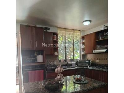 Casa de 5 alcobas en venta en Los Alcazares, Sabaneta, 187 m² · foto 10 de 12