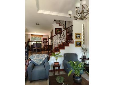 Casa de 5 alcobas en venta en Los Alcazares, Sabaneta, 187 m² · foto 2 de 12