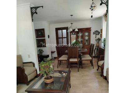Casa de 5 alcobas en venta en Los Alcazares, Sabaneta, 187 m² · foto 3 de 12