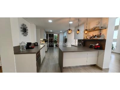 Casa de 4 alcobas en venta en Pan De Azucar, Sabaneta, 528 m² · foto 4 de 14