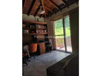 Casa de 4 alcobas en venta en Los Alcazares, Sabaneta, 190 m² · foto 17 de 20