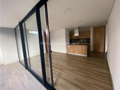 Apartamento en venta en Los Colores, Medellín · foto 2 de 8