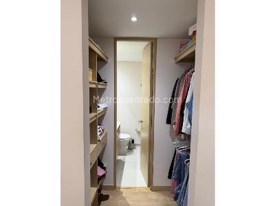 Apartamento de 3 alcobas en venta en Loma De San Jose, Sabaneta, 93 m² · foto 13 de 13