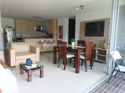 Apartamento de 2 alcobas en venta en Loma De Las Brujas, Envigado, 81 m² · foto 3 de 20