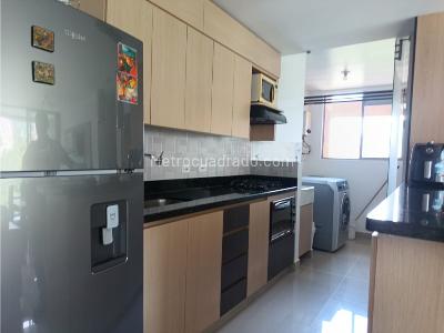 Apartamento de 2 alcobas en venta en Loma De Las Brujas, Envigado, 81 m² · foto 5 de 20