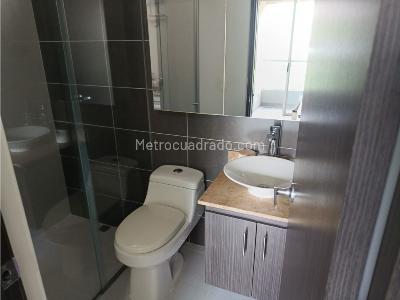 Apartamento de 2 alcobas en venta en Loma De Las Brujas, Envigado, 81 m² · foto 12 de 20