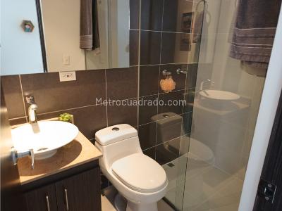 Apartamento de 2 alcobas en venta en Loma De Las Brujas, Envigado, 81 m² · foto 14 de 20