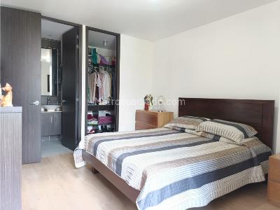 Apartamento de 2 alcobas en venta en Loma De Las Brujas, Envigado, 81 m² · foto 16 de 20