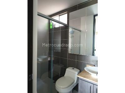 Apartamento de 2 alcobas en venta en Loma De Las Brujas, Envigado, 81 m² · foto 18 de 20