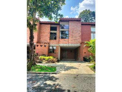Casa de 3 alcobas en venta en Escobero, Envigado, 147 m² · foto 2 de 20