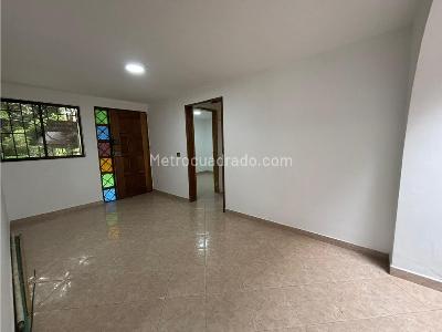 Casa de 3 alcobas en venta en Vegas De La Doctora, Sabaneta, 111 m² · foto 3 de 13