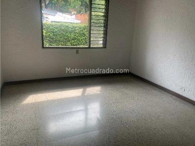 Casa de 4 alcobas en venta en Conquistadores, Medellín, 232 m² · foto 12 de 19