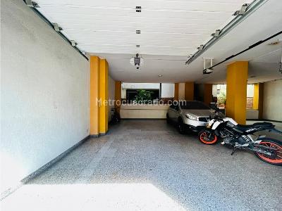 Apartamento de 3 alcobas en venta en Estadio, Medellín, 132 m² · foto 11 de 13