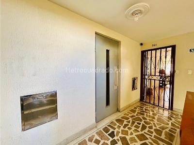 Apartamento de 3 alcobas en venta en Estadio, Medellín, 132 m² · foto 12 de 13