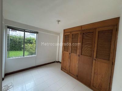 Apartamento de 3 alcobas en arriendo en Loma Benedictinos, Envigado, 89 m² · foto 7 de 17