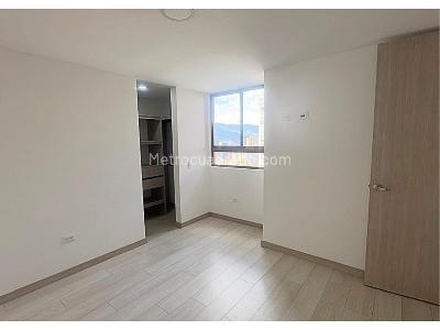 Apartamento de 3 alcobas en venta en Las Lomitas, Sabaneta, 110 m² · foto 14 de 19