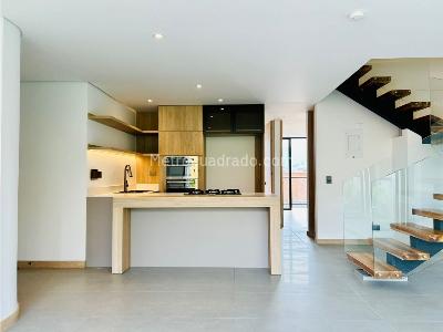 Apartamento de 3 alcobas en venta en La Castellana, Medellín, 178 m² · foto 5 de 17