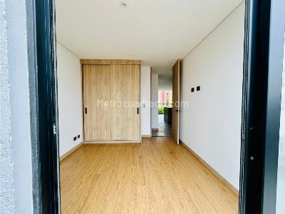 Apartamento de 3 alcobas en venta en La Castellana, Medellín, 178 m² · foto 7 de 17