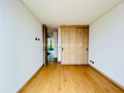 Apartamento de 3 alcobas en venta en La Castellana, Medellín, 178 m² · foto 9 de 17