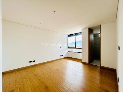 Apartamento de 3 alcobas en venta en La Castellana, Medellín, 178 m² · foto 12 de 17