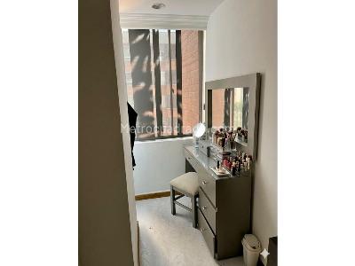 Apartamento de 3 alcobas en venta en Laureles, Medellín, 89 m² · foto 10 de 16