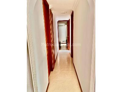 Apartamento de 3 alcobas en venta en Laureles, Medellín, 89 m² · foto 13 de 16