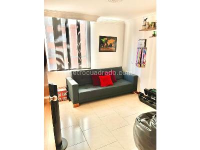Apartamento de 3 alcobas en venta en Laureles, Medellín, 89 m² · foto 3 de 16