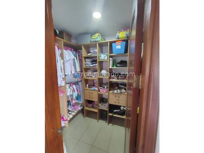 Casa de 5 alcobas en venta en El Poblado, Medellín, 953 m² · foto 5 de 20