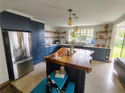 Casa de 5 alcobas en venta en El Poblado, Medellín, 953 m² · foto 7 de 20
