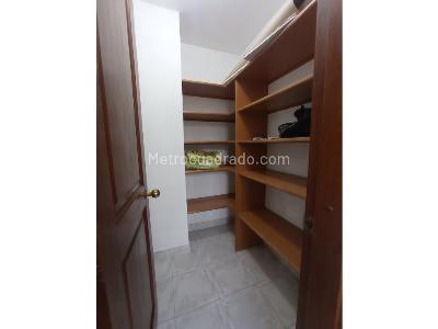 Casa de 5 alcobas en venta en Alto De Las Palmas, Medellín, 389 m² · foto 8 de 20
