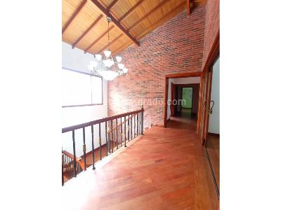 Casa de 5 alcobas en venta en Alto De Las Palmas, Medellín, 389 m² · foto 10 de 20