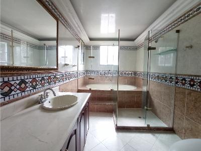 Casa de 5 alcobas en venta en Alto De Las Palmas, Medellín, 389 m² · foto 12 de 20