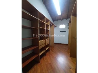 Casa de 5 alcobas en venta en Alto De Las Palmas, Medellín, 389 m² · foto 14 de 20