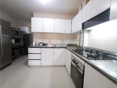 Apartamento en venta en Laureles, Medellín · foto 5 de 17