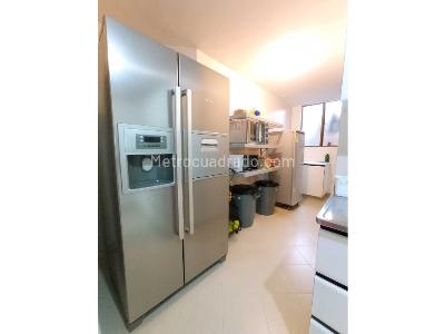 Apartamento en venta en Laureles, Medellín · foto 8 de 17