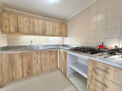 Apartamento en venta en El Poblado, Medellín · foto 4 de 13