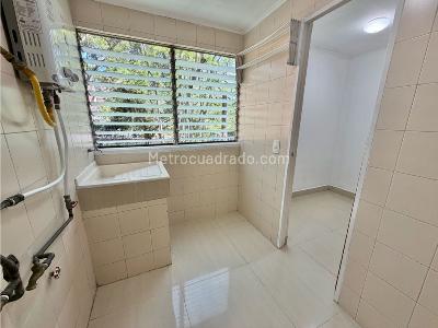 Apartamento en venta en El Poblado, Medellín · foto 5 de 13