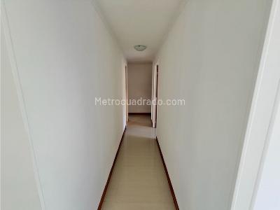 Apartamento en venta en El Poblado, Medellín · foto 7 de 13
