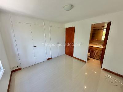 Apartamento en venta en El Poblado, Medellín · foto 12 de 13