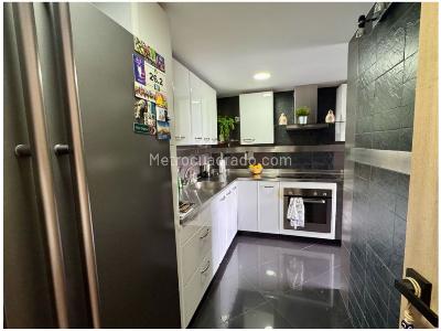Apartamento de 3 alcobas en venta en El Tesoro, Medellín, 117 m² · foto 7 de 20