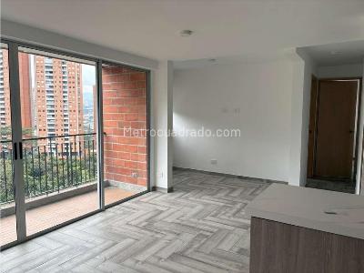 Apartamento de 2 alcobas en venta en San Remo, Sabaneta, 58 m² · foto 2 de 15