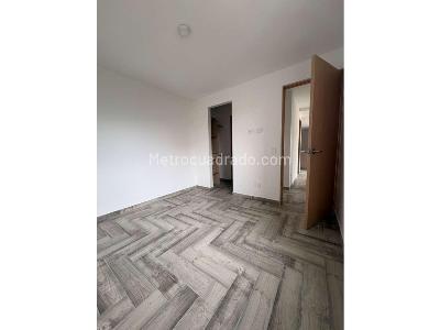 Apartamento de 2 alcobas en venta en San Remo, Sabaneta, 58 m² · foto 9 de 15