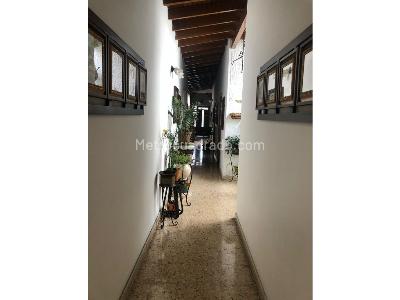 Casa de 4 alcobas en venta en Estadio, Medellín, 254 m² · foto 3 de 20