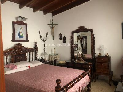Casa de 4 alcobas en venta en Estadio, Medellín, 254 m² · foto 5 de 20