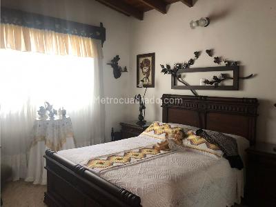 Casa de 4 alcobas en venta en Estadio, Medellín, 254 m² · foto 6 de 20